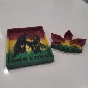 Ash tray and trinket tray set